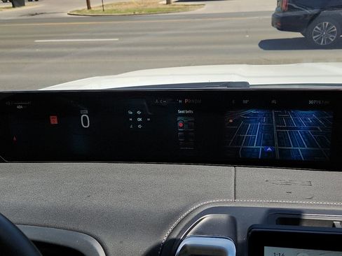 Used 2025 Ford Expedition Max Platinum AWD/4WD image 9