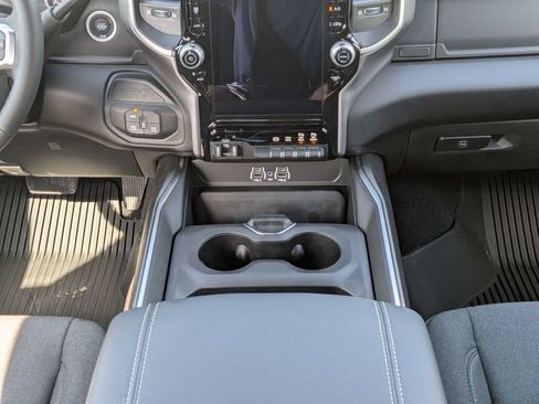 New 2026 RAM 2500 Big Horn AWD/4WD image 19