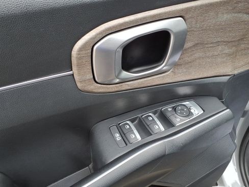 Used 2023 Kia Sorento X-Line EX image 18