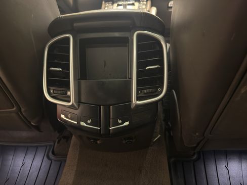 Used 2015 Porsche Cayenne Turbo AWD/4WD image 27