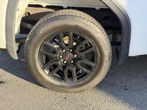 Used 2022 GMC Sierra 1500 Elevation w/ LPO, Elevation Black Package image 7