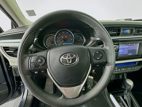 Used 2015 Toyota Corolla LE image 12