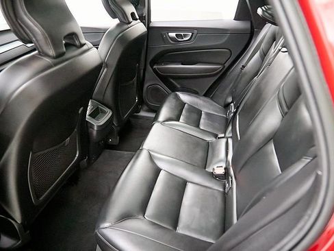 Certified 2023 Volvo XC60 B5 Core w/ Climate Package image 20