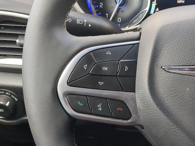 Certified 2026 Chrysler Pacifica Select FWD image 30