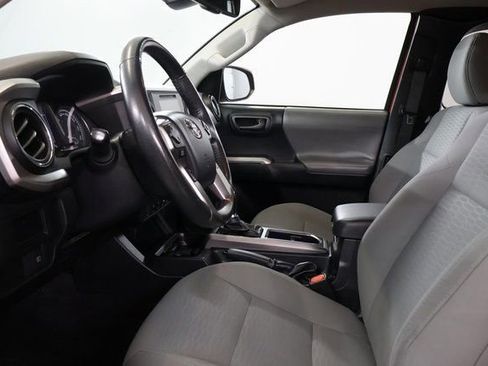 Used 2018 Toyota Tacoma SR5 image 12