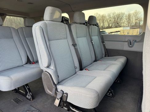 Used 2015 Ford Transit 150 XLT image 19