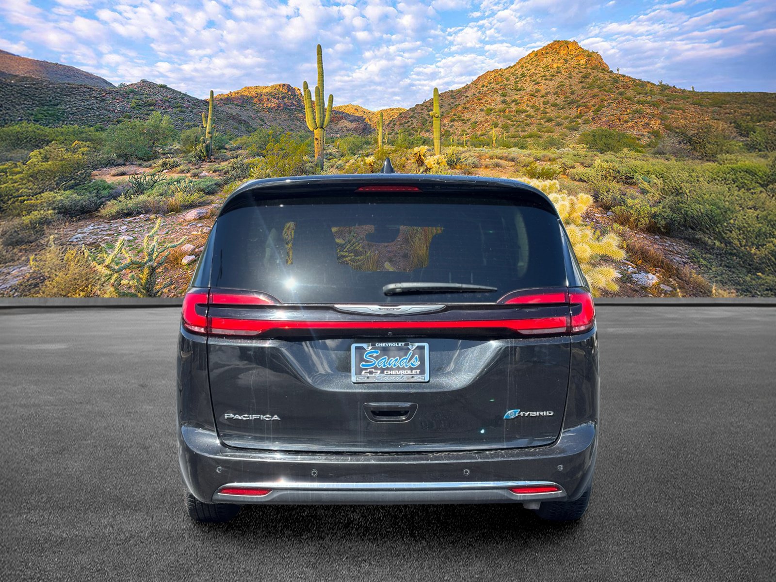 Used 2023 Chrysler Pacifica Touring-L FWD image 5