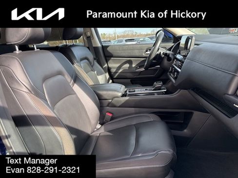 Used 2022 Nissan Pathfinder SL w/ SL Black Package image 34