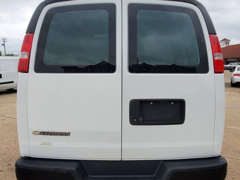 Used 2019 Chevrolet Express 2500 image 8