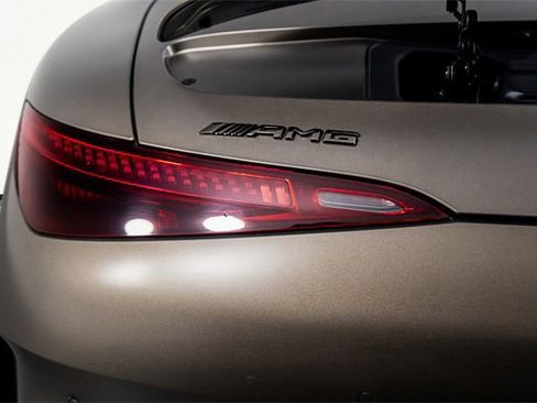 Used 2022 Mercedes-Benz SL 63 AMG 4MATIC w/ AMG Aerodynamic Package image 13