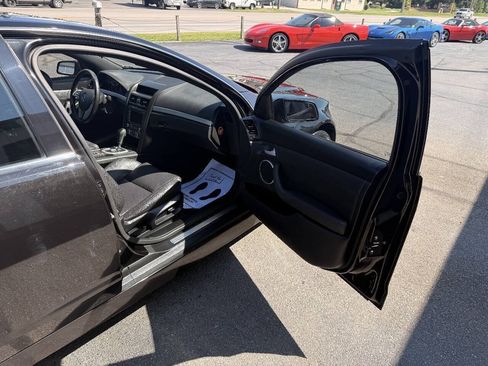 Used 2009 Pontiac G8 w/ Premium Package RWD image 32