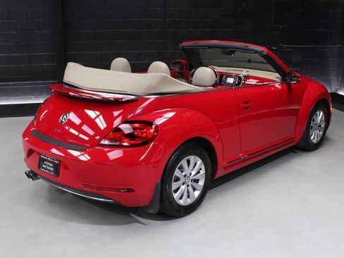Used 2017 Volkswagen Beetle 1.8T SE FWD image 21