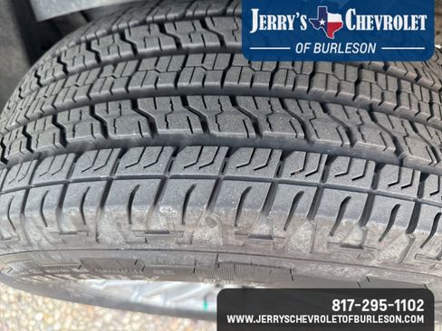 Used 2024 Chevrolet Colorado LT w/ LT Convenience Package II image 9