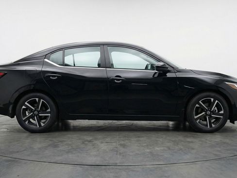 Used 2025 Nissan Sentra SV FWD image 11