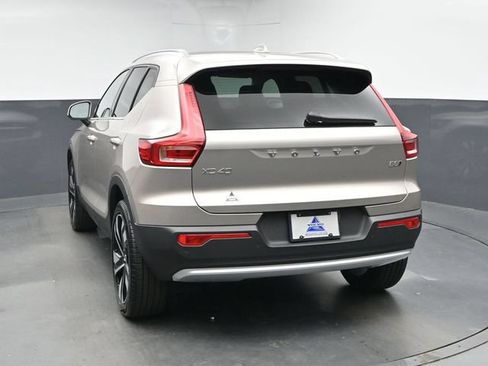 Used 2024 Volvo XC40 B5 Ultimate AWD/4WD image 7