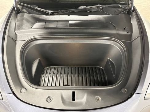 Used 2021 Tesla Model Y Long Range image 4