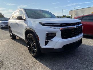 Used 2025 Chevrolet Traverse LT FWD video 1