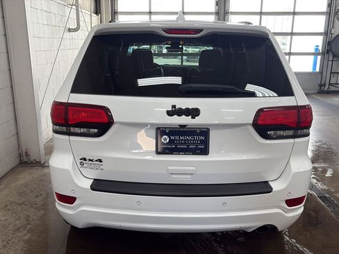 Used 2020 Jeep Grand Cherokee Altitude AWD/4WD image 42