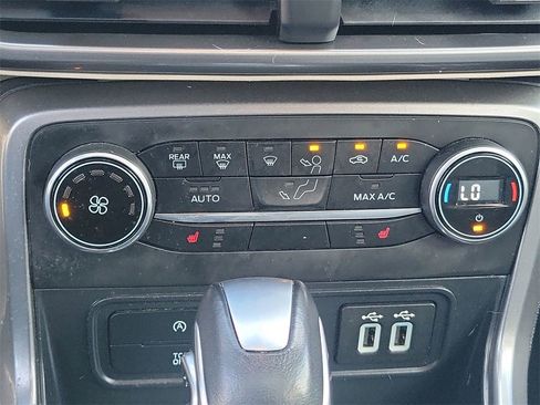 Used 2021 Ford EcoSport SE w/ SE Convenience Package image 19