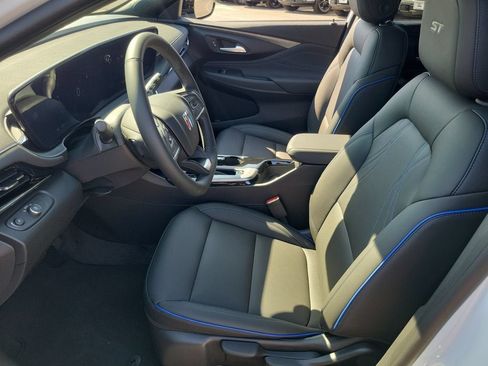 New 2026 Buick Envista Sport Touring FWD image 9