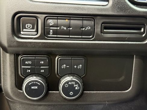 Used 2021 Chevrolet Tahoe Z71 image 35