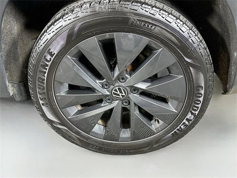 Used 2024 Volkswagen Taos S image 29