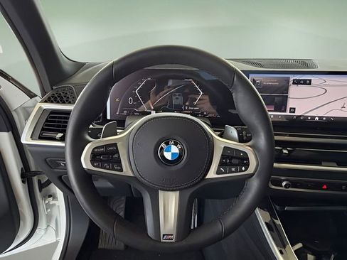 Used 2025 BMW X5 sDrive40i w/ M Sport Package image 16
