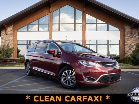 Used 2019 Chrysler Pacifica Touring-L Plus w/ Advanced Safetytec Group image 1