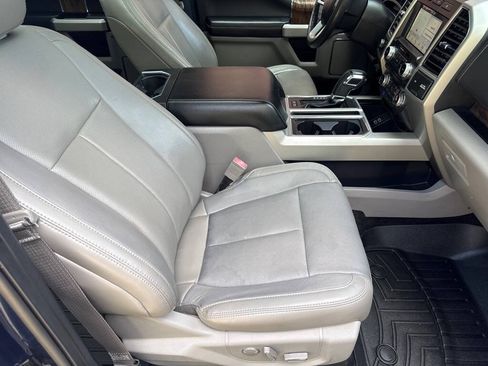 Used 2018 Ford F150 Lariat w/ Equipment Group 502A Luxury RWD image 15