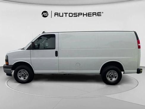 Used 2022 GMC Savana 2500 w/ Driver Convenience Package RWD image 4