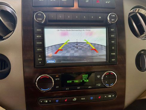 Used 2014 Ford Expedition XLT w/ Equipment Group 202A RWD image 33