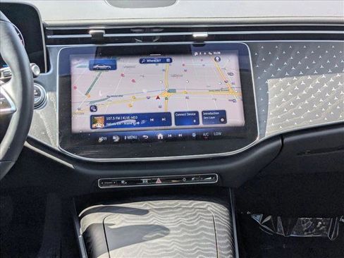 Used 2025 Mercedes-Benz E 350 4MATIC Sedan image 16