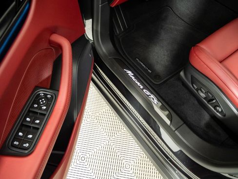 New 2026 Porsche Macan GTS Electric image 8