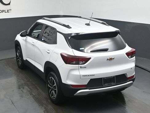 Used 2024 Chevrolet TrailBlazer LT w/ LT Cold Weather Package FWD image 41