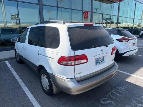 Used 2003 Toyota Sienna LE w/ Symphony Pkg FWD image 6