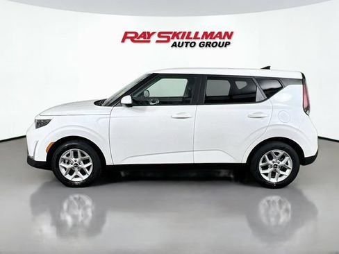 Used 2025 Kia Soul LX FWD image 4
