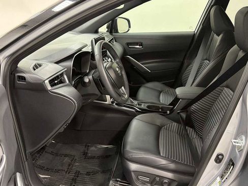 Used 2024 Toyota Corolla Cross XSE w/ Convenience Package image 13