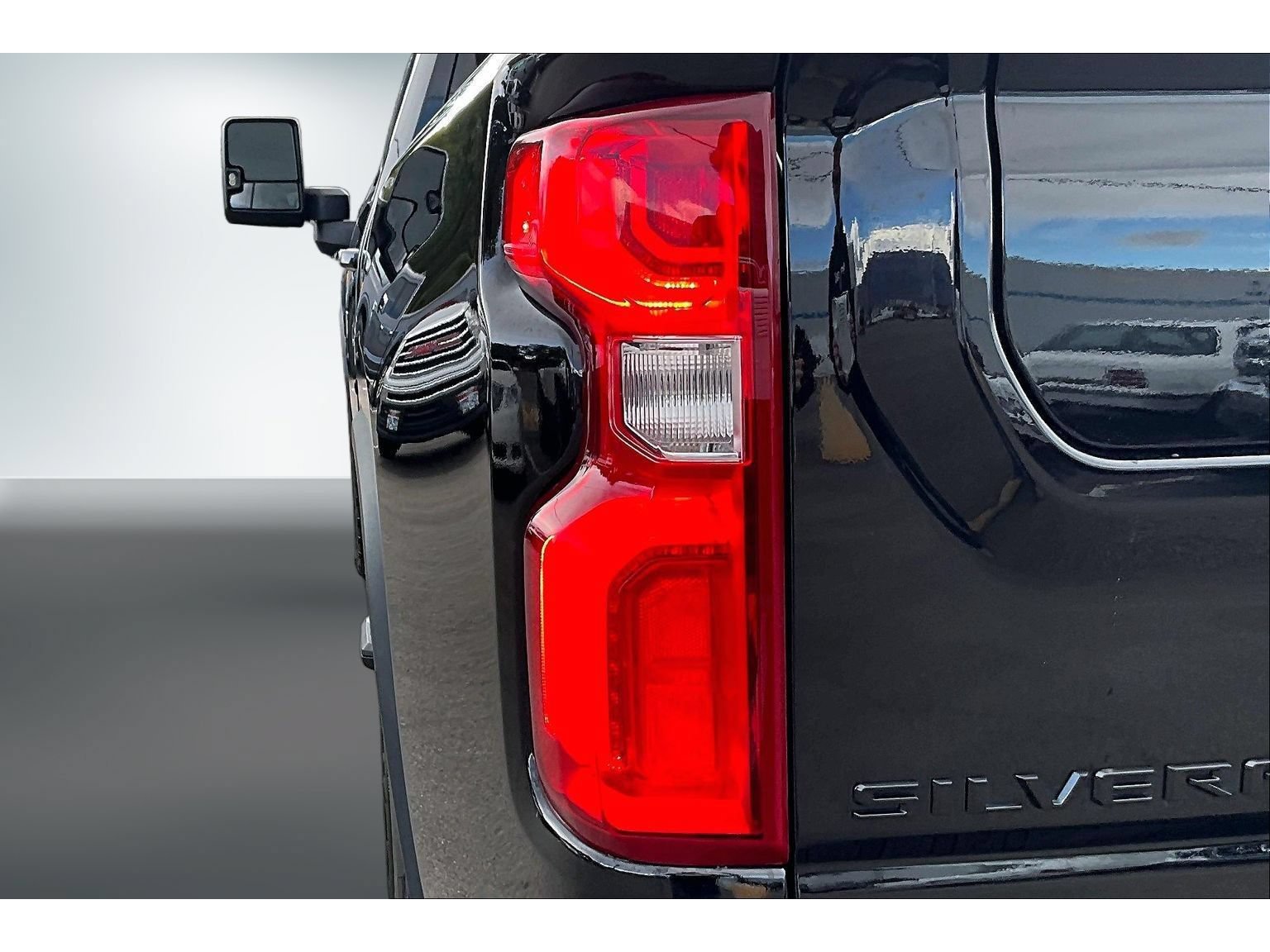 Used 2024 Chevrolet Silverado 2500 LTZ w/ LTZ Plus Package AWD/4WD image 24