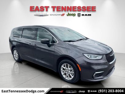 Used 2023 Chrysler Pacifica Touring-L