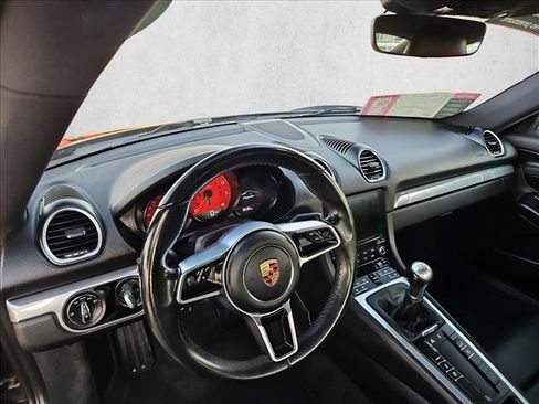 Used 2017 Porsche 718 Cayman RWD image 10