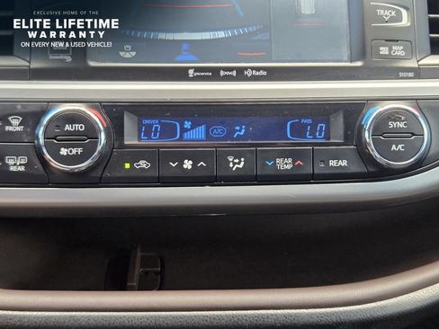 Used 2017 Toyota Highlander Limited AWD/4WD image 17