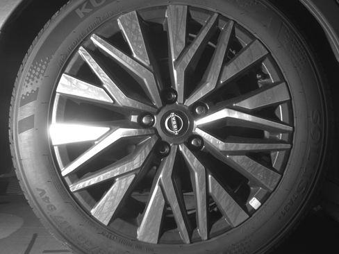 Used 2025 Nissan Altima 2.5 SV FWD image 15