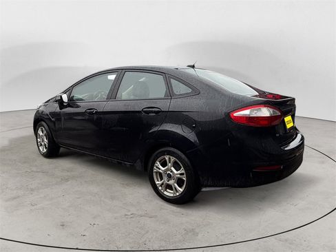 Used 2014 Ford Fiesta SE w/ Comfort Package image 3