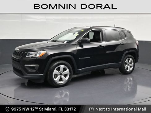 Used 2021 Jeep Compass Latitude FWD image 1