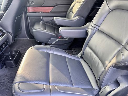 Used 2024 Lincoln Navigator Premiere image 26