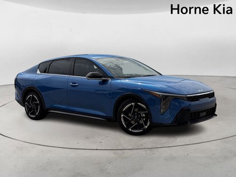 New 2025 Kia K4 GT-Line image 2