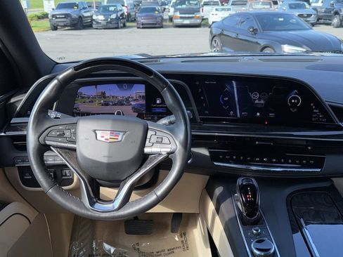 Used 2023 Cadillac Escalade Premium Luxury w/ Performance Package AWD/4WD image 16