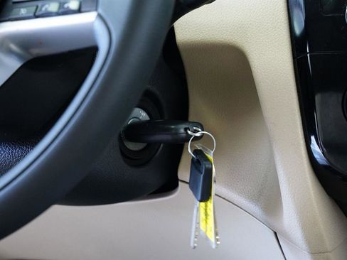 Used 2017 Nissan Rogue S w/ Appearance Package image 19