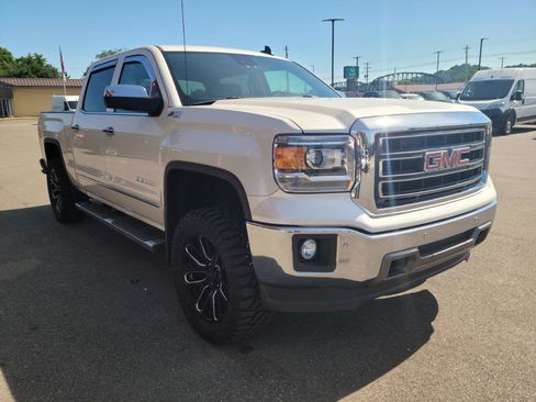 Used 2015 GMC Sierra 1500 SLT w/ SLT Crew Cab Value Package AWD/4WD image 3