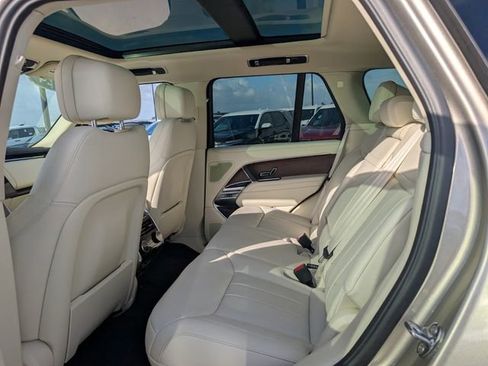 Used 2024 Land Rover Range Rover SE image 7